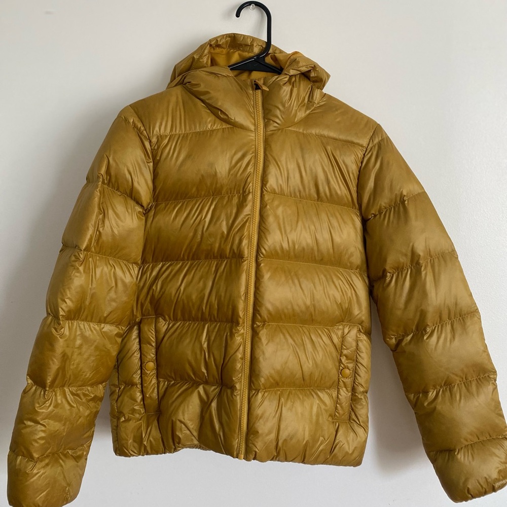 Patagonia Women’s Raven Rocks Insulated Hooded Jacket
